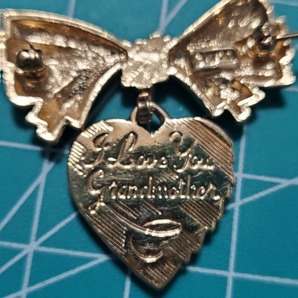 Vintage Avon "I Love You Grandmother" Bow and Heart Pin - Picture 7 of 9